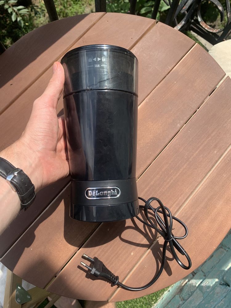 Кавомолка Delonghi KG 200