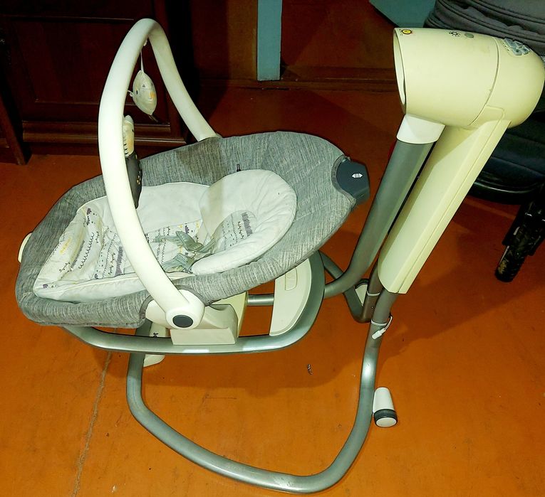 Заколисуючий центр для немовлят