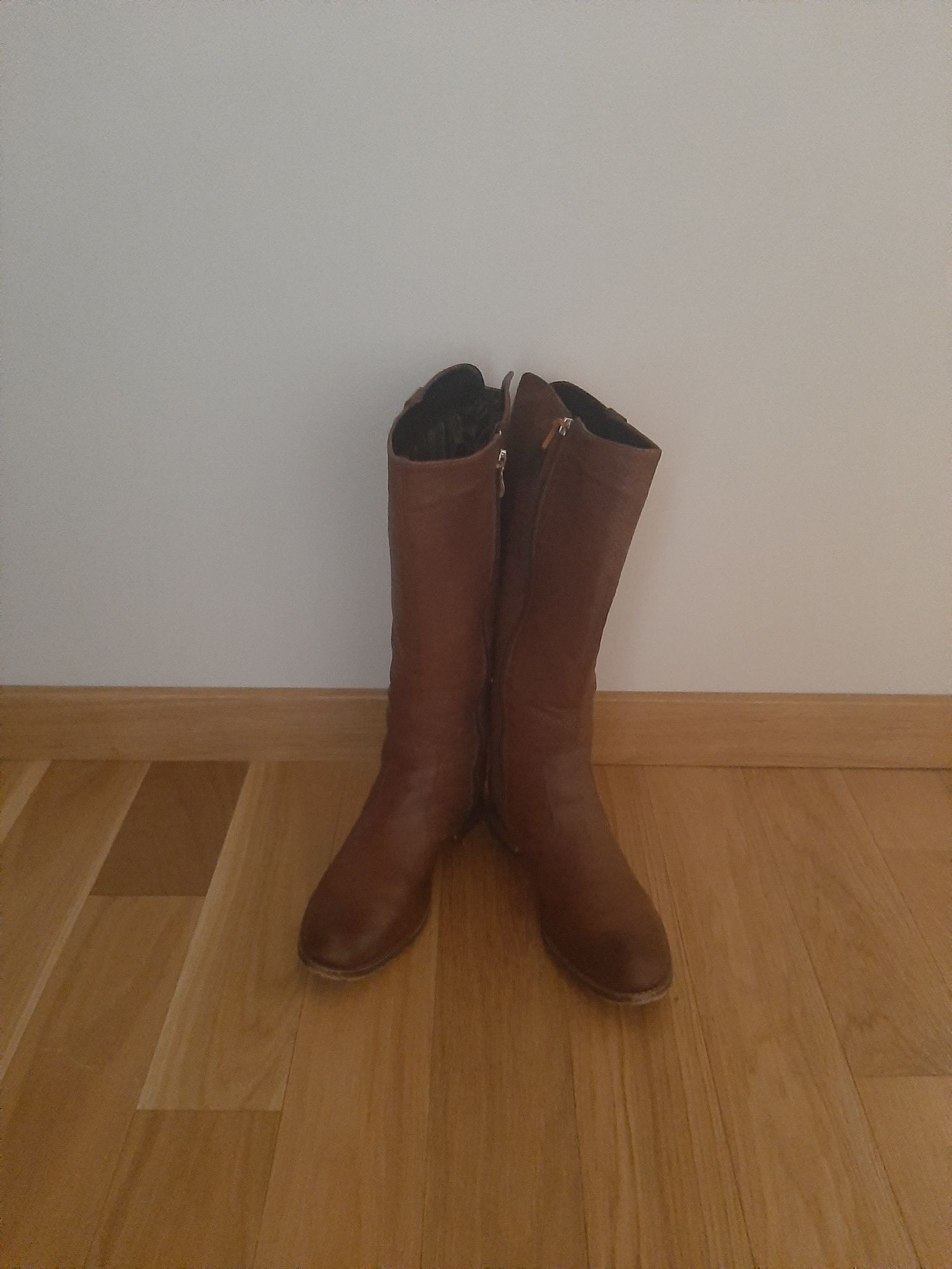 Eleganckie skórzane brązowe buty oficerki kozaki do kolan Lasocki 40 r