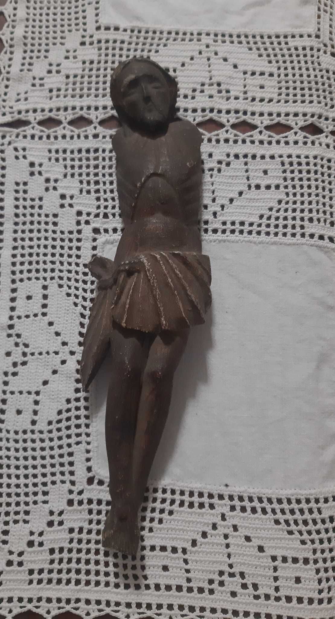 Fragmento de Escultura de Cristo, em madeira.