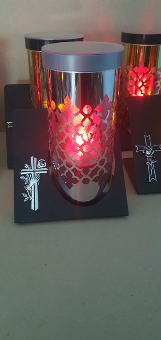 Лампадка на сонячній панелі батареї