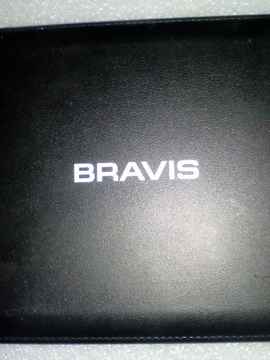 Планшет Bravis не раб.