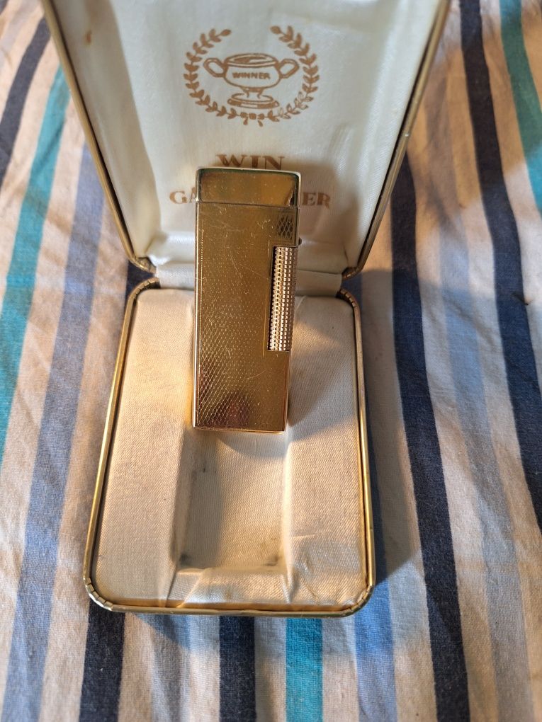 Vendo isqueiro win a gás antigo por 15 euros mais portes