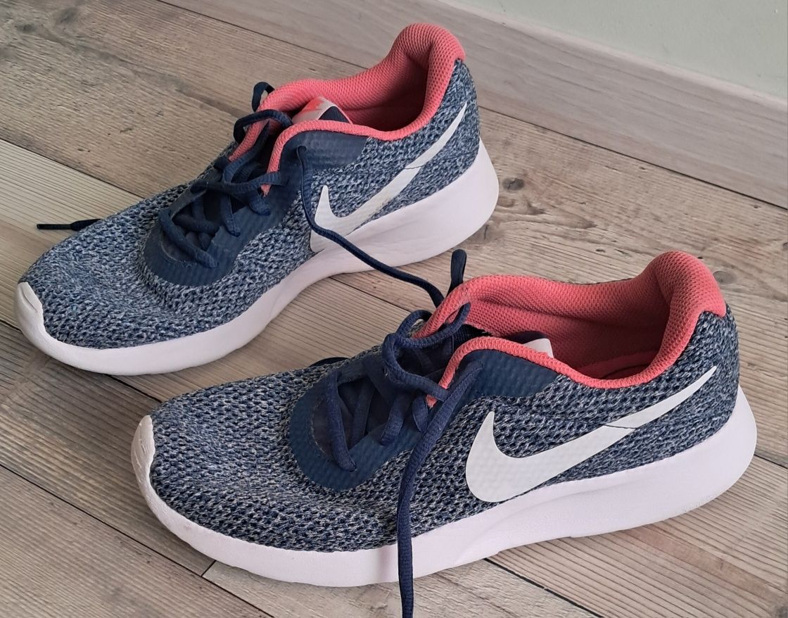 Кросівки NIKE (р.40)