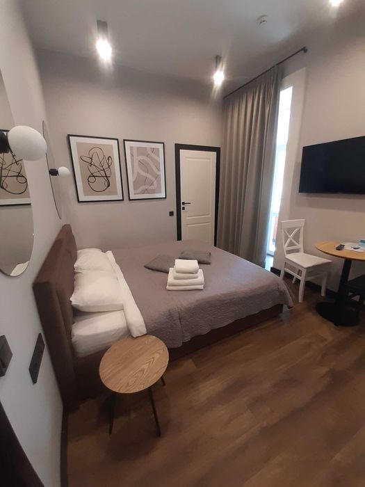 Здам сучасні апартаменти Жилянська центр