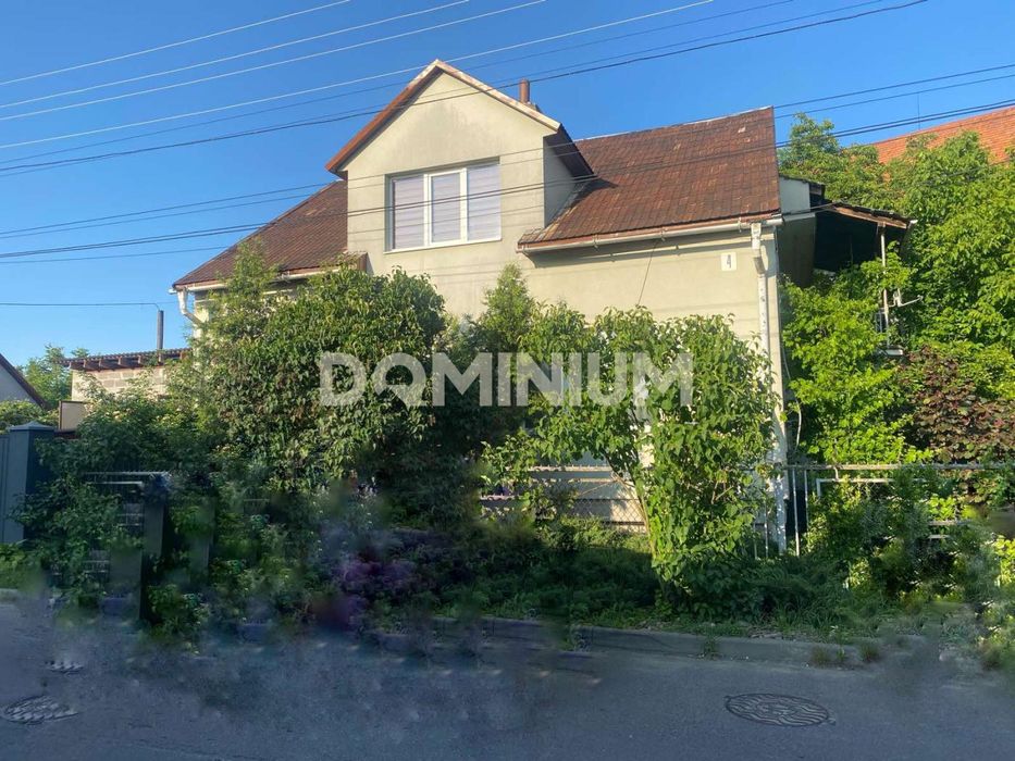 Продається будинок у м. Хуст