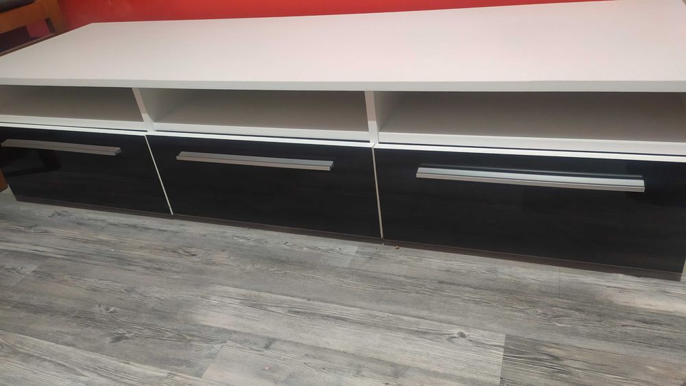 Szafka pod telewizor