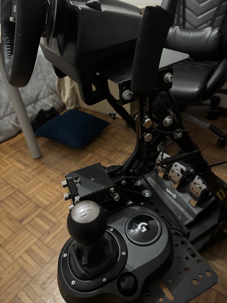 logitech g920 com travão de mão e estrutura