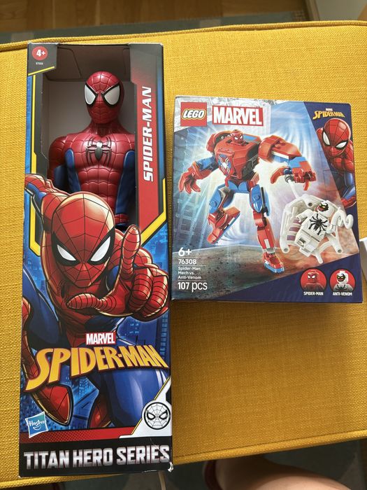 Zestaw spiderman - duza figurka i zestaw lego
