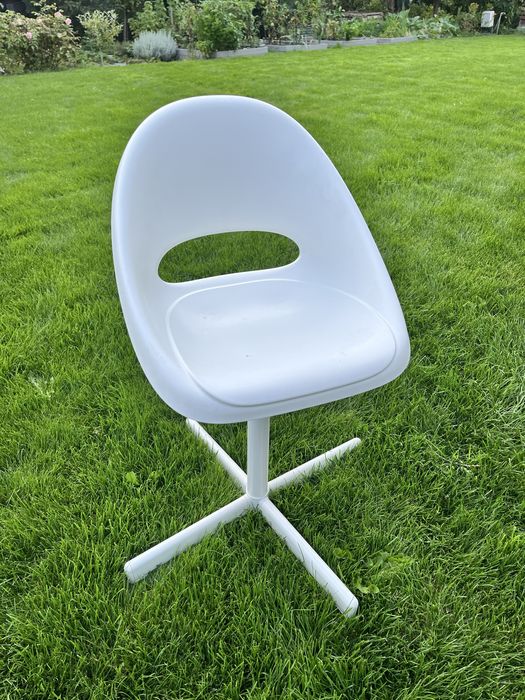 Loberget - dzieciece krzesło biurowe biale Ikea
