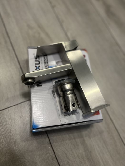 Змішувач для умивальника Mixxus KUB-001, нержавійка, квадратний дизайн