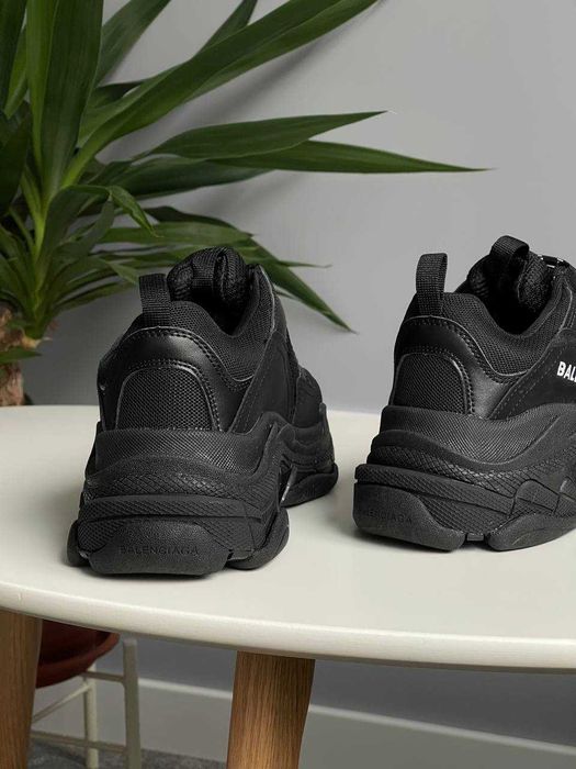 Кросівки Balenciaga Triple S V1 Black/White premium