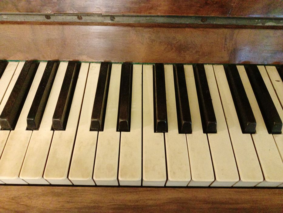 Pianino Georg Neuman stare sprawne