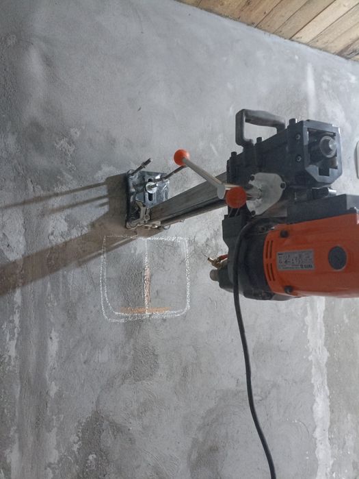 Алмазне свердління отворів,  Буріння отворів.