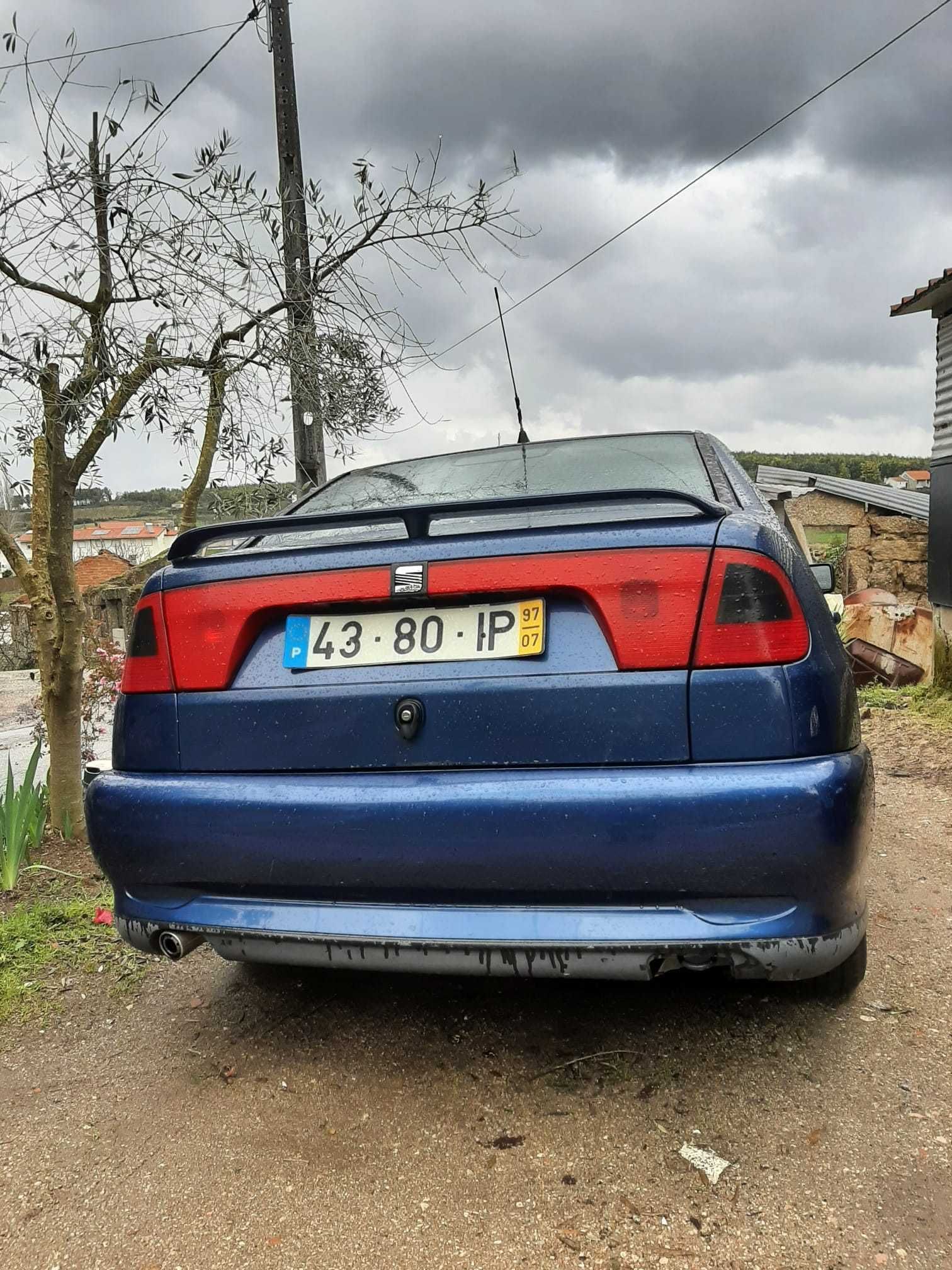 Carro usado - Seat Cordoba 1.4 Gasolina