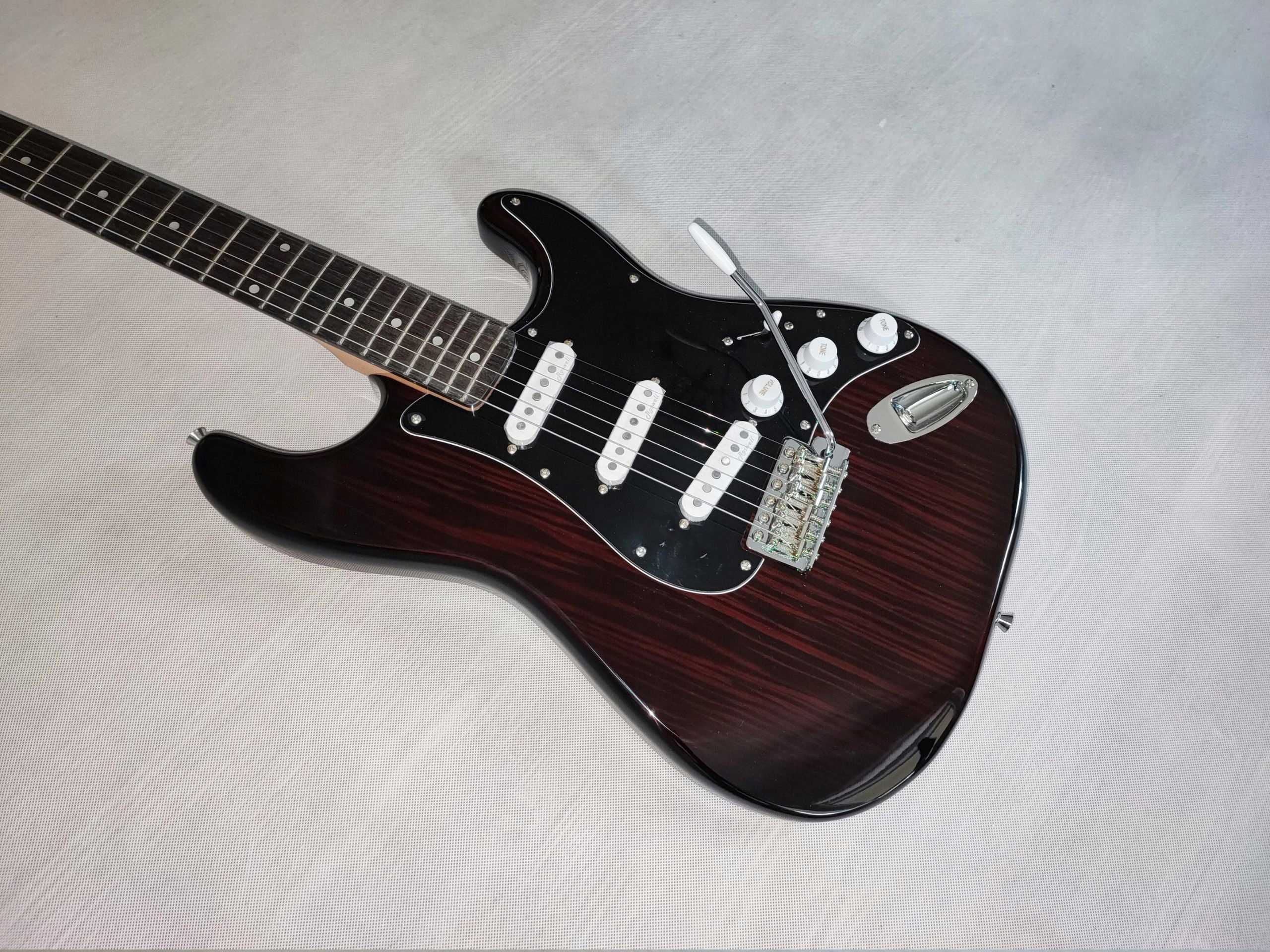 Harley Benton ST-70RW STRATOCASTER - nowa gitara ustawiona