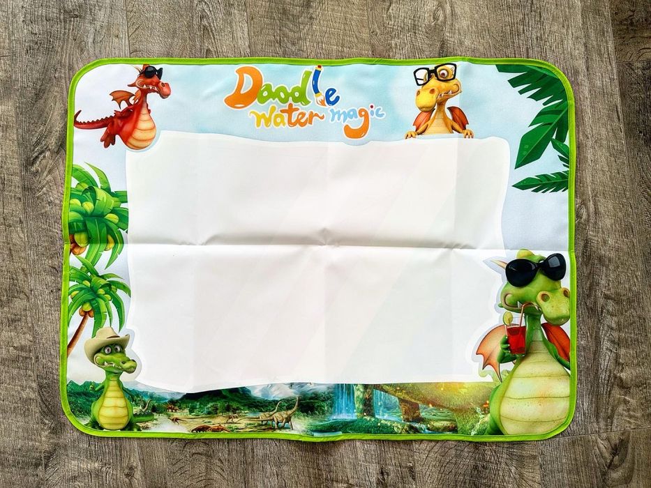 Величезні яскраві килимки для малювання водою