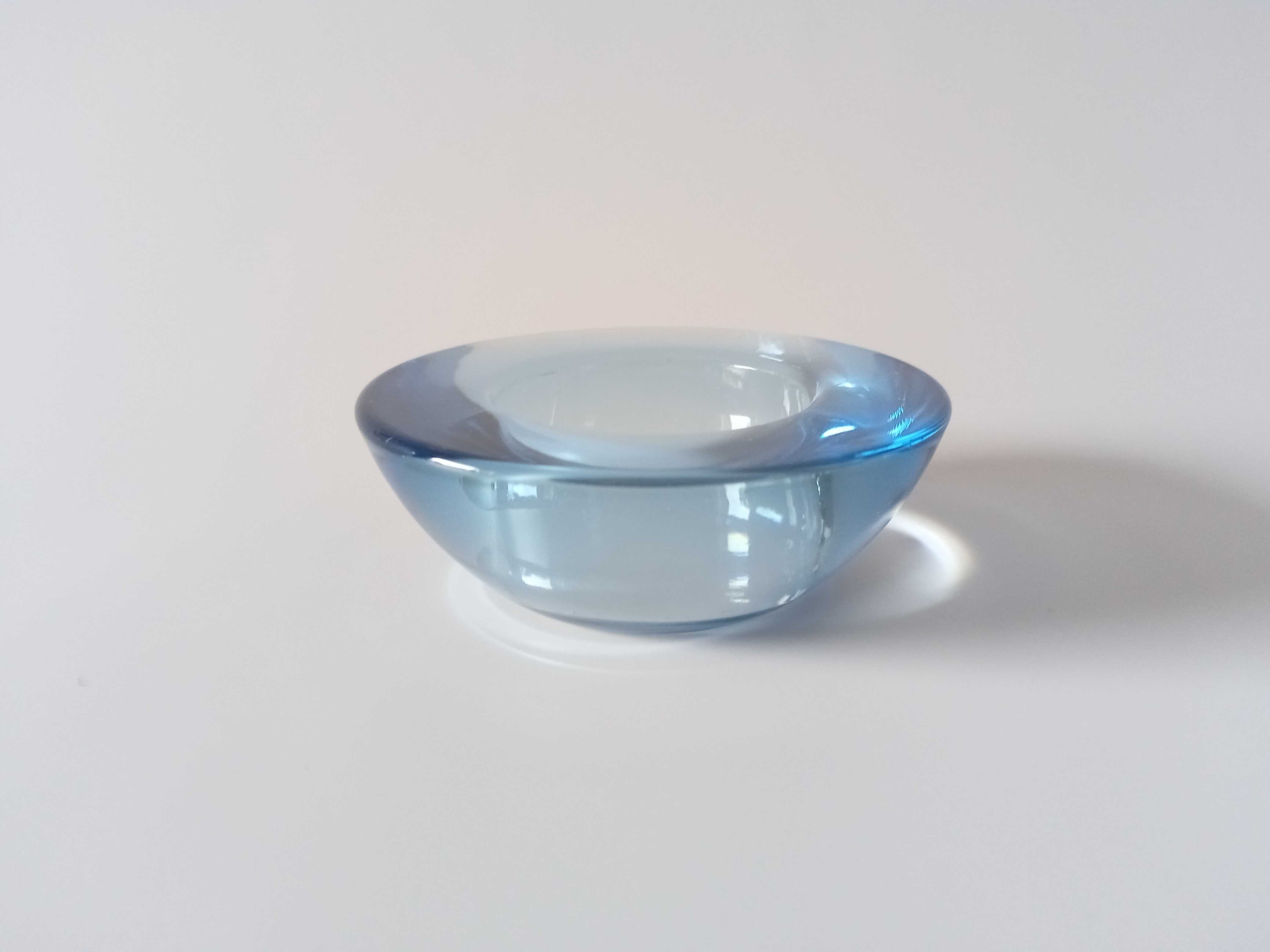 Szklany niebieski świecznik Iittala
