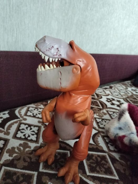 Дитячий динозавр