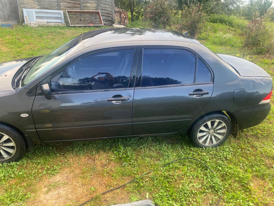 Mitsubishi lancer