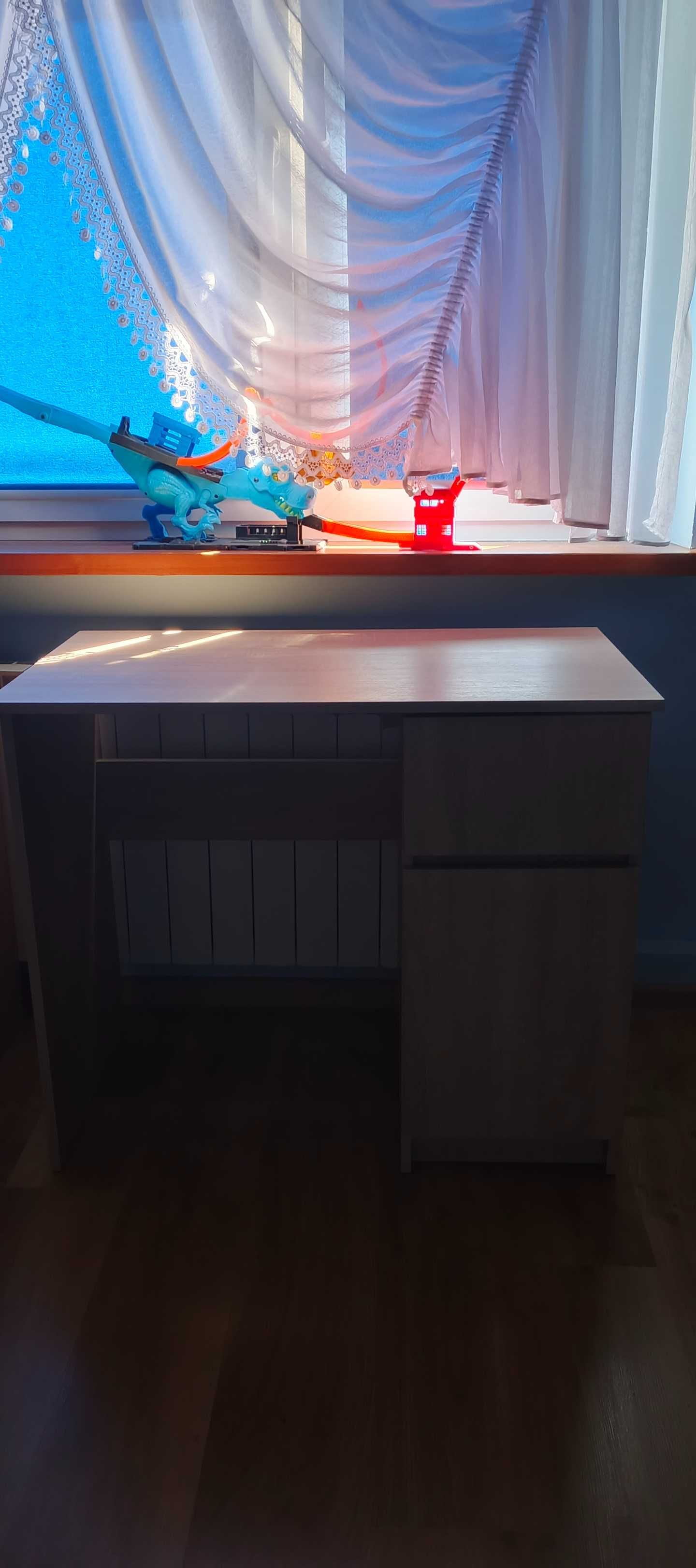 Biurko młodzieżowe