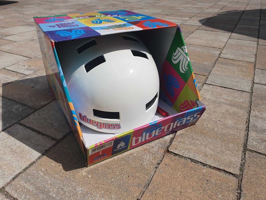 Kask rowerowy BlueGrass 60-62 - uszkodzony