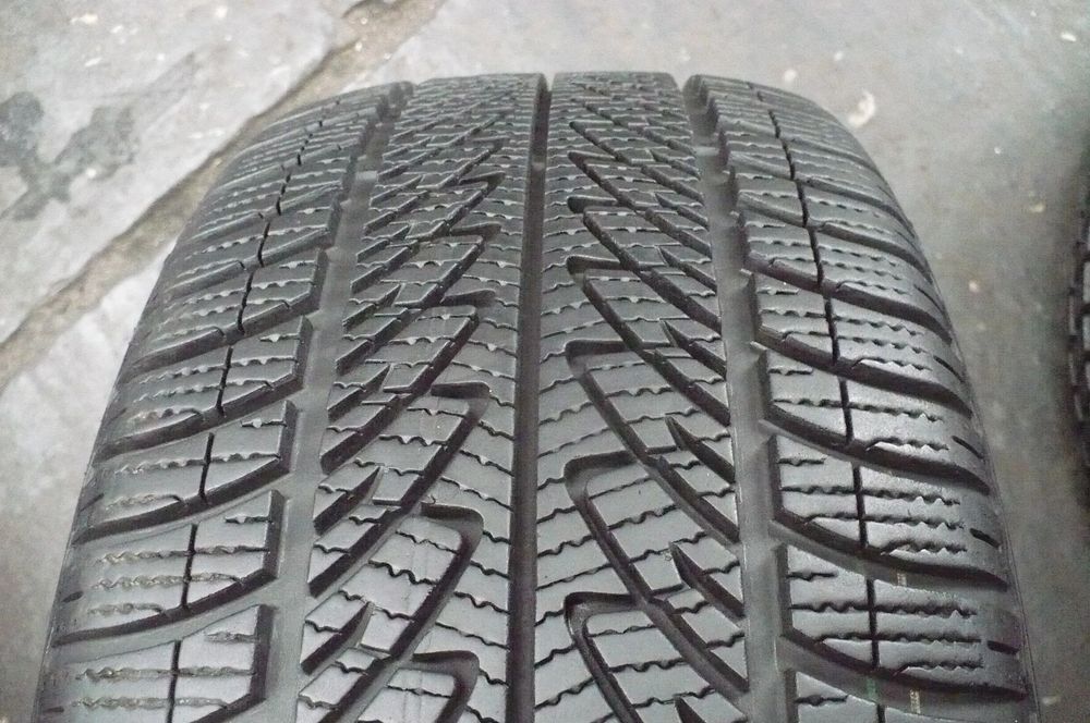 GOODYEAR Ultra Grip 8 Performance 225/45R17 6,8mm 2021