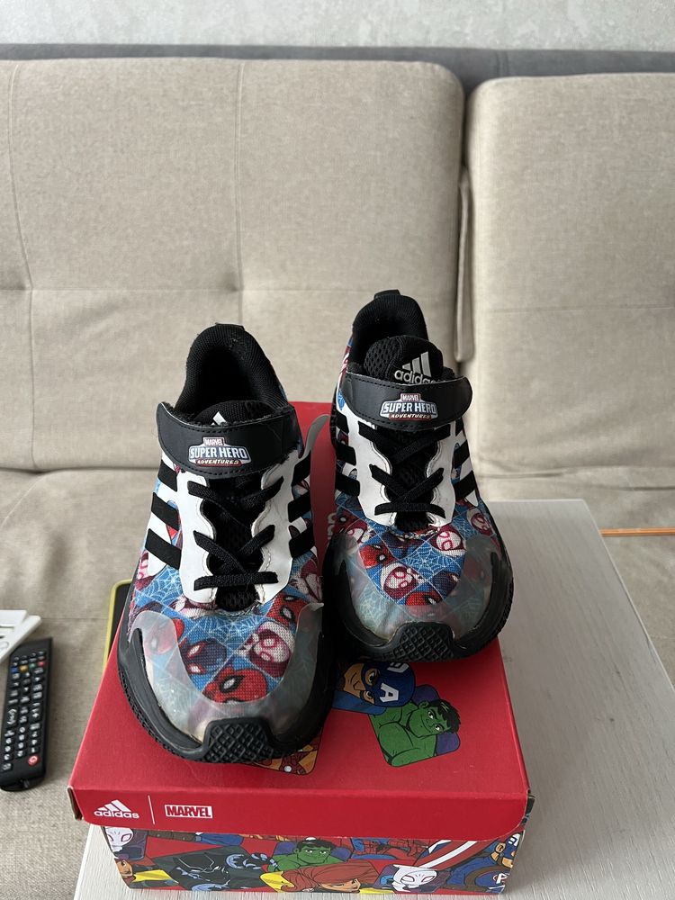 Кросівки adidas Marvel superhero, р34