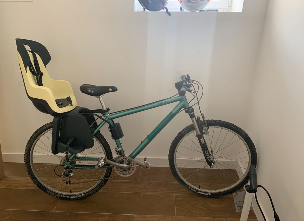 Cadeira bobike como nova