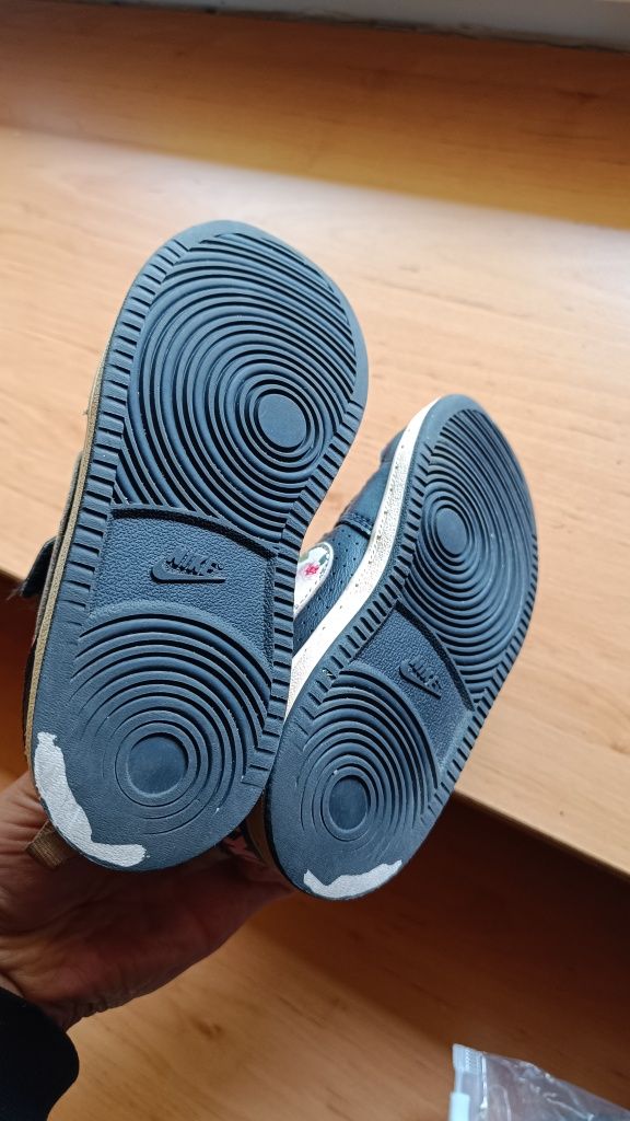 Nike 27 buty dziecięce sneakersy