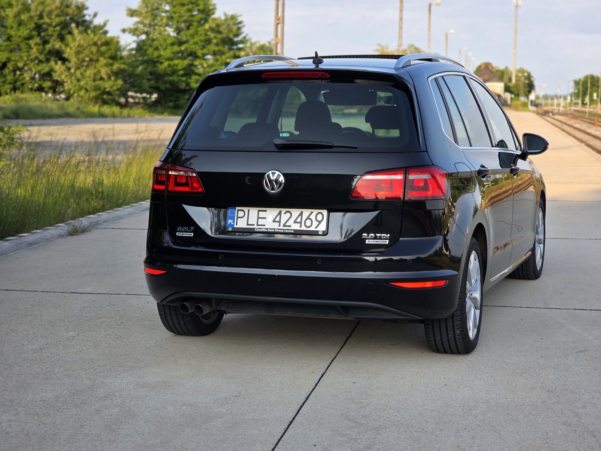 Volkswagen sportsvan Golf 2.0TDI - prywatne - wypas - niski przebieg