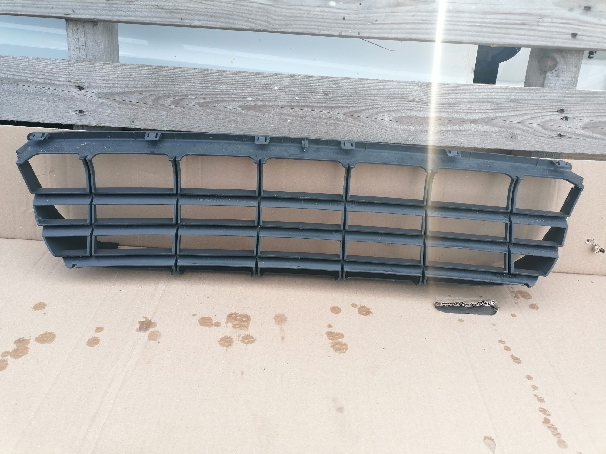 VW Crafter I 06-12 2E 2E0 kratka środkowa zderzaka atrapa grill ORG