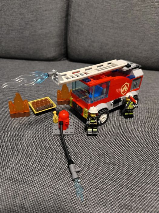 LEGO City 60280 wóz strażacki