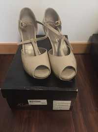 Sapatos Verniz Nude T.37