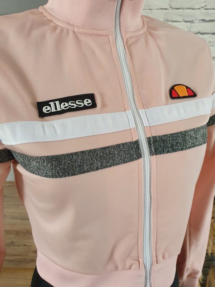 Krótka bluza firmy ellesse