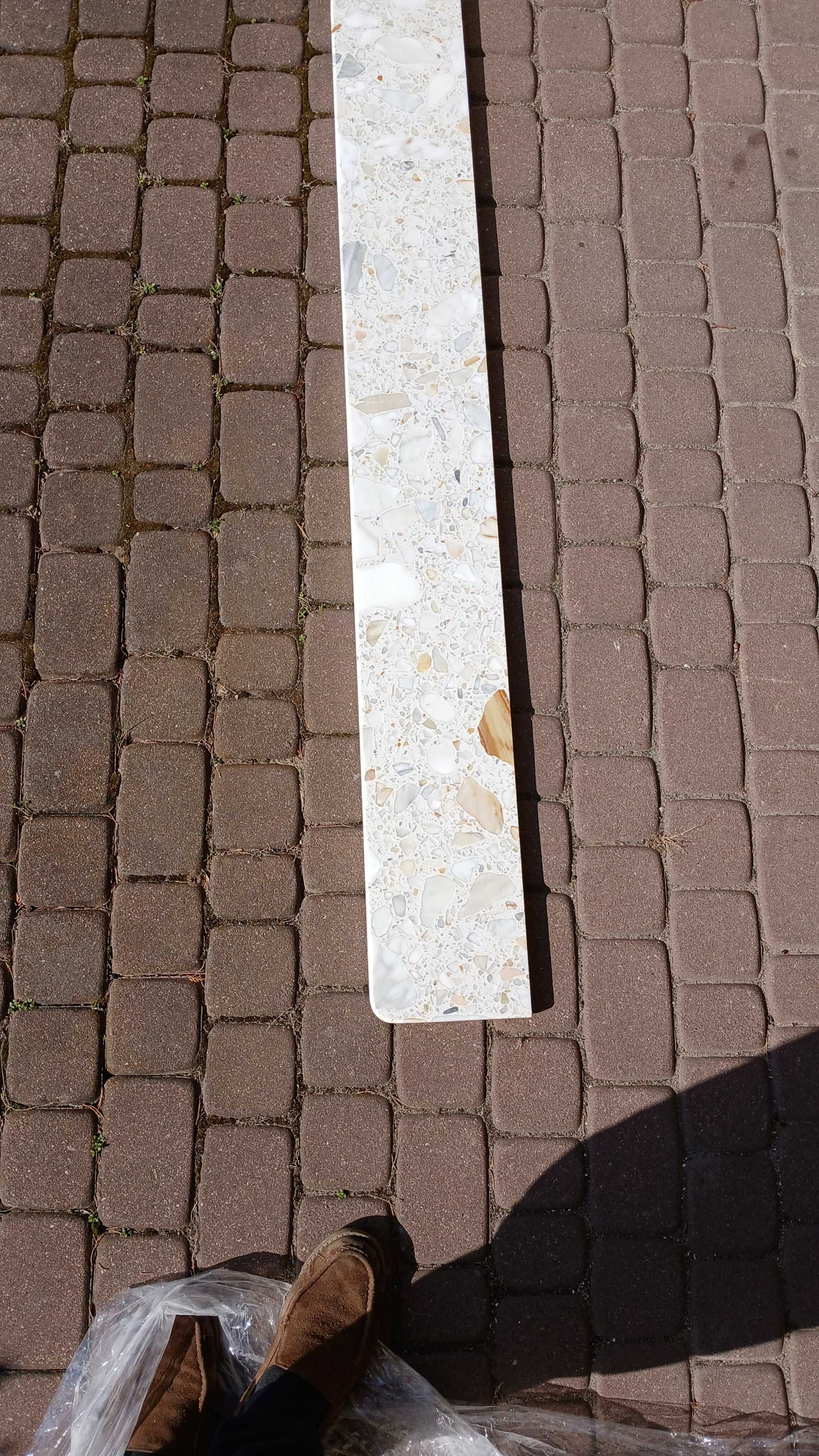 parapet z konglomeratu