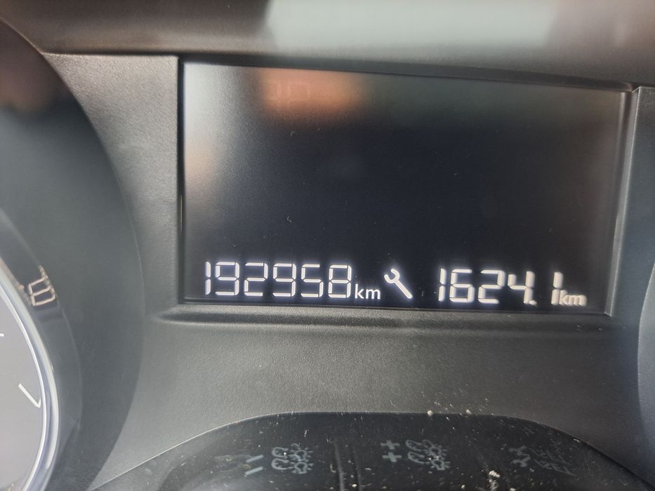 Peugeot 2008 1.2 benz 15r