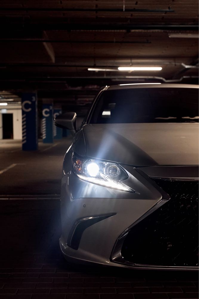 Продам Lexus ES300h 2,5 газ/бензин/гібрид 2014р обслужений, рест look