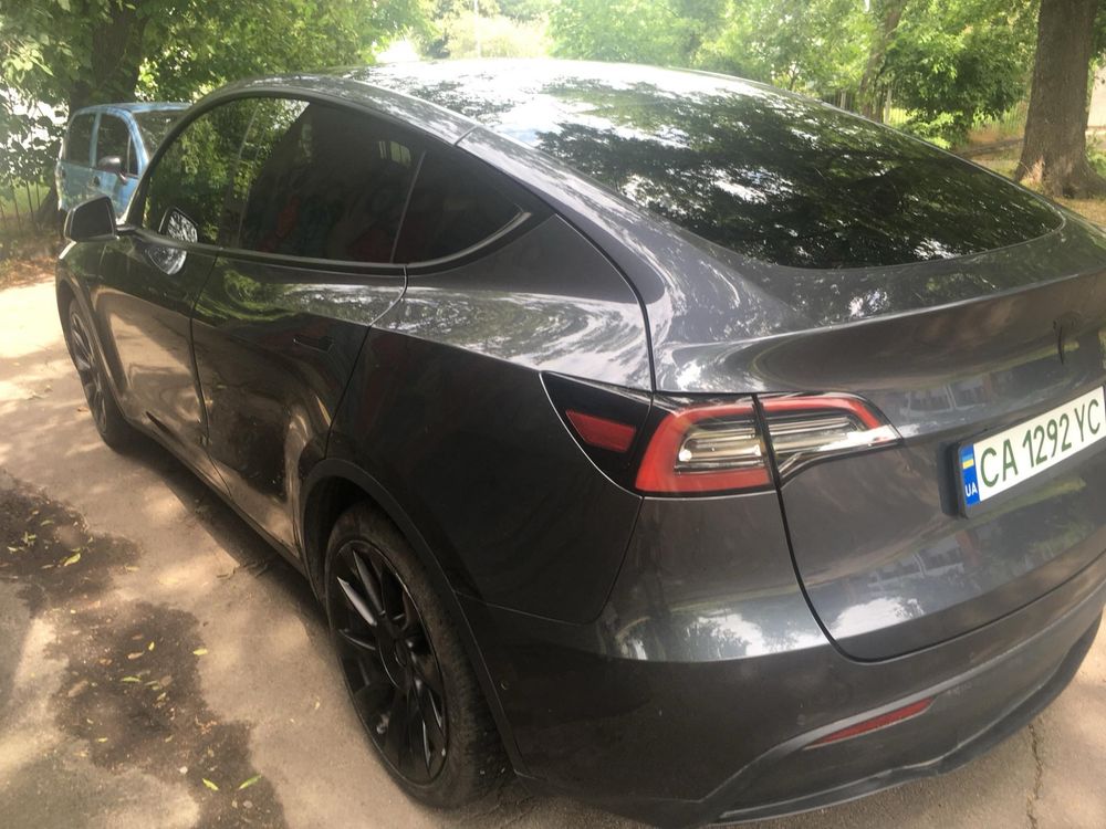 Продам Tesla model Y