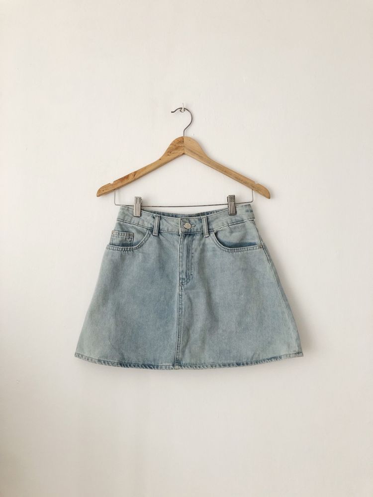 H&M, mini spódniczka jeansowa, trapezowa, w literę A