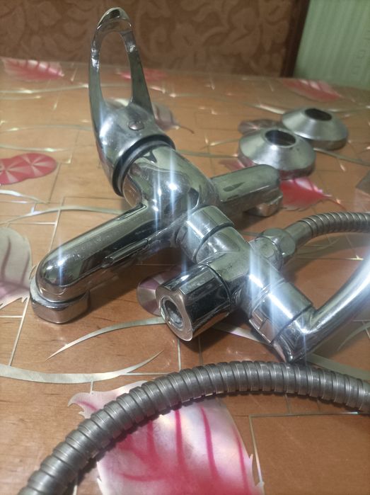 Вішалки для ванної кімнати і т д.