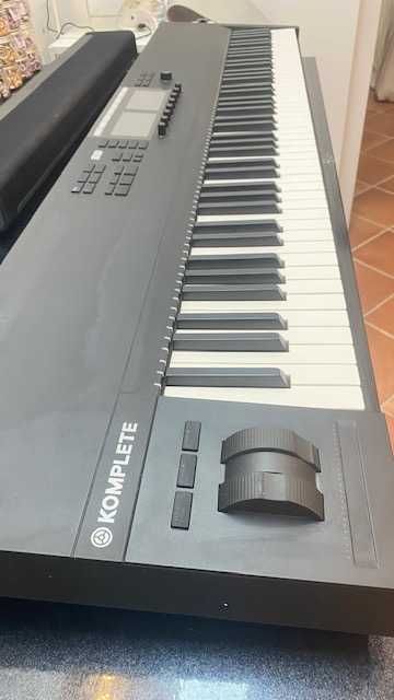 Native Instruments Kontrol S-Series S88 MK2