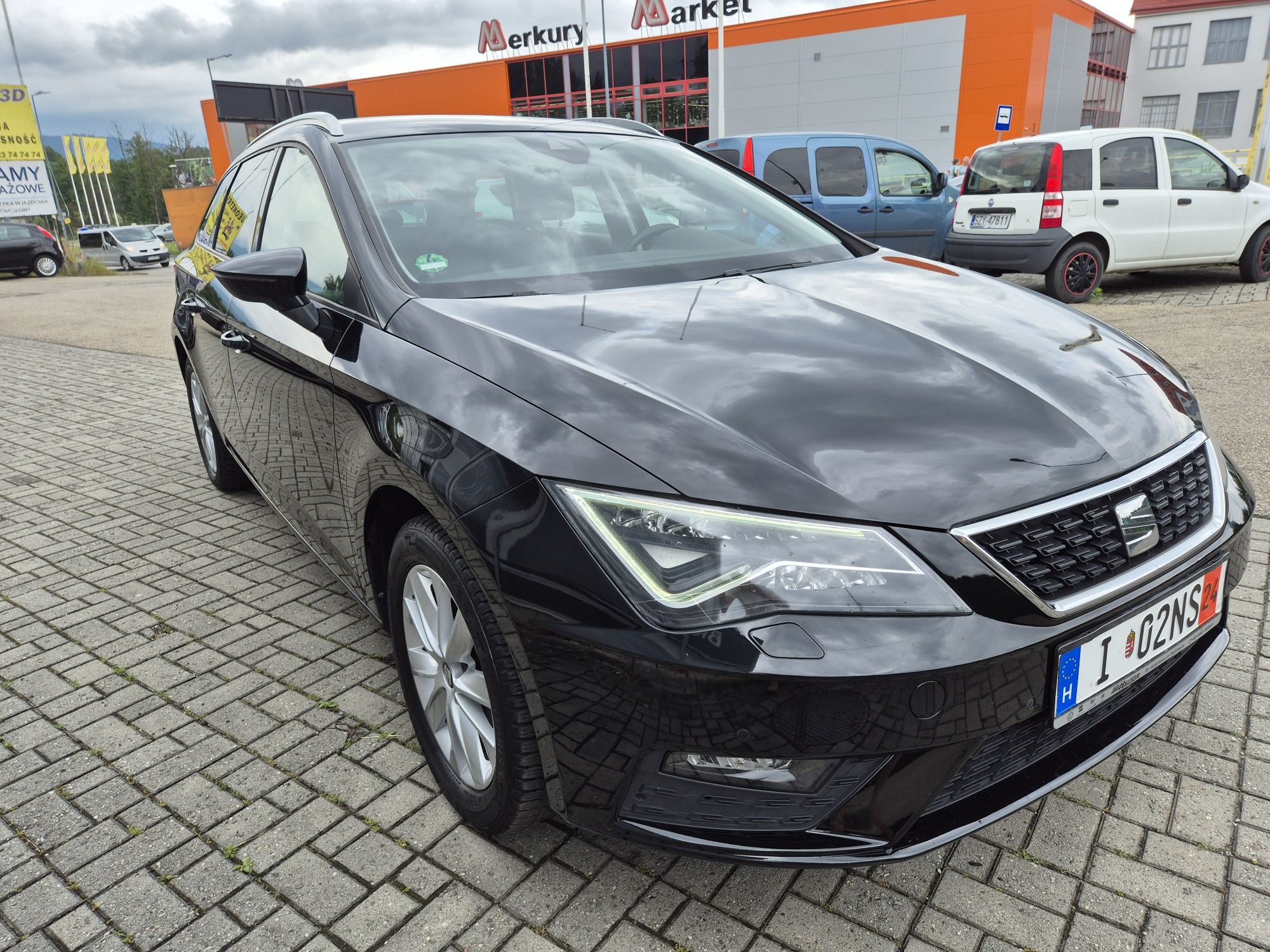Leon 2017 rok benzyna 110KM full led navi z niemiec oplacone