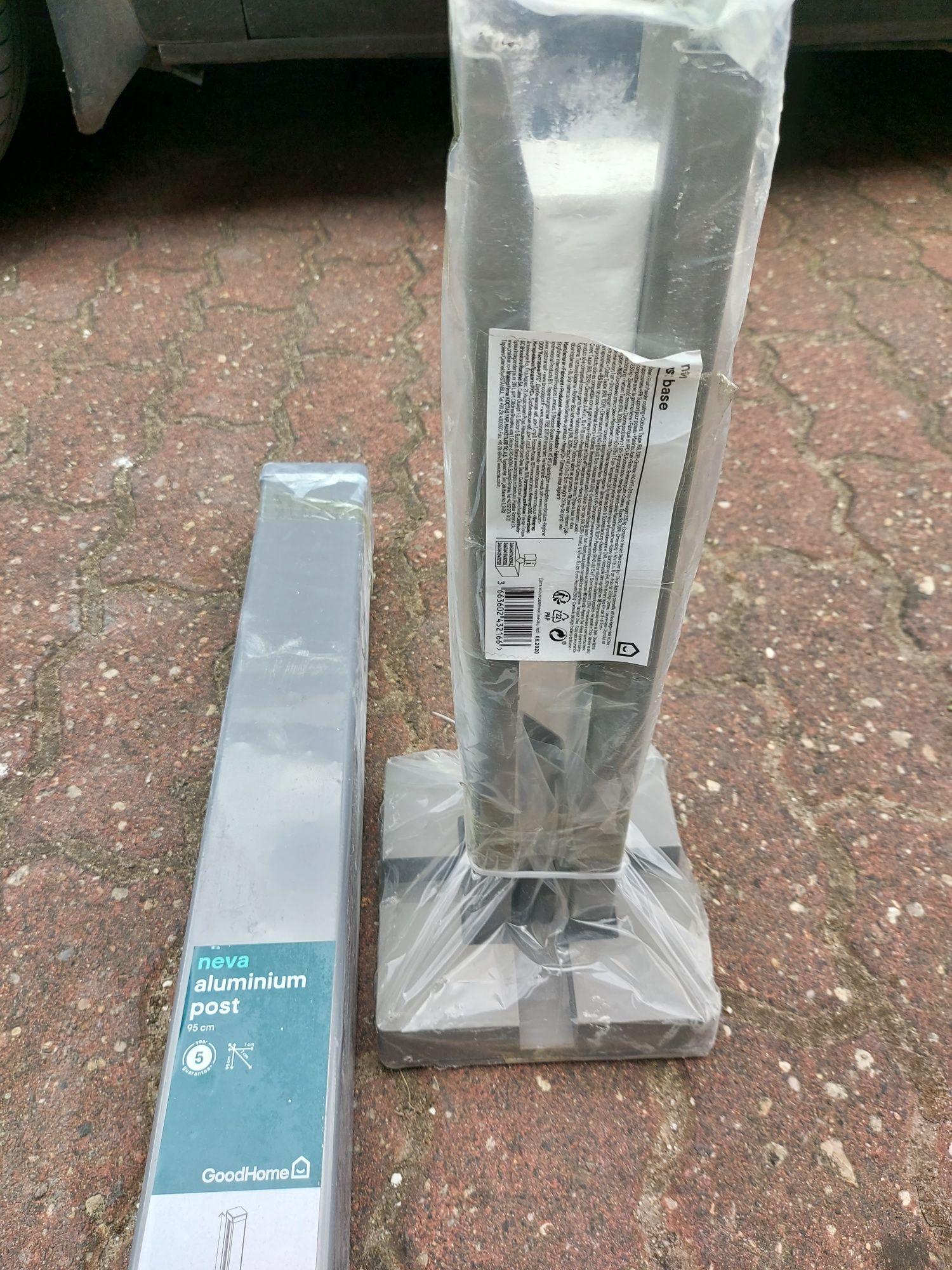20 słupków aluminiowych na taras