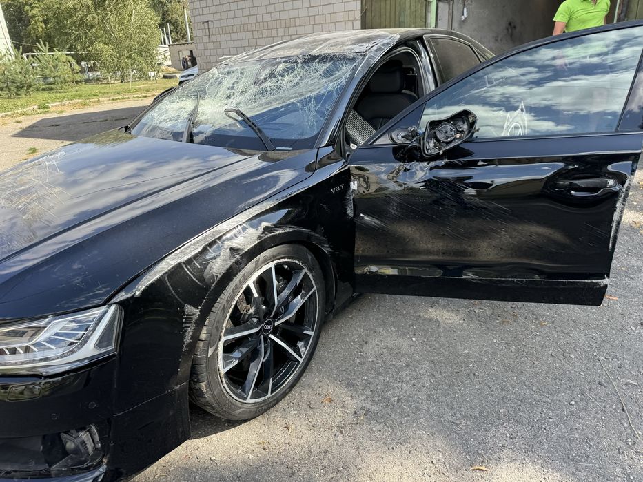AUDI S8+ Після дтп з документами повний порядок