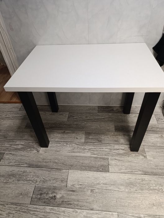 Stół do jadalni lub salonu