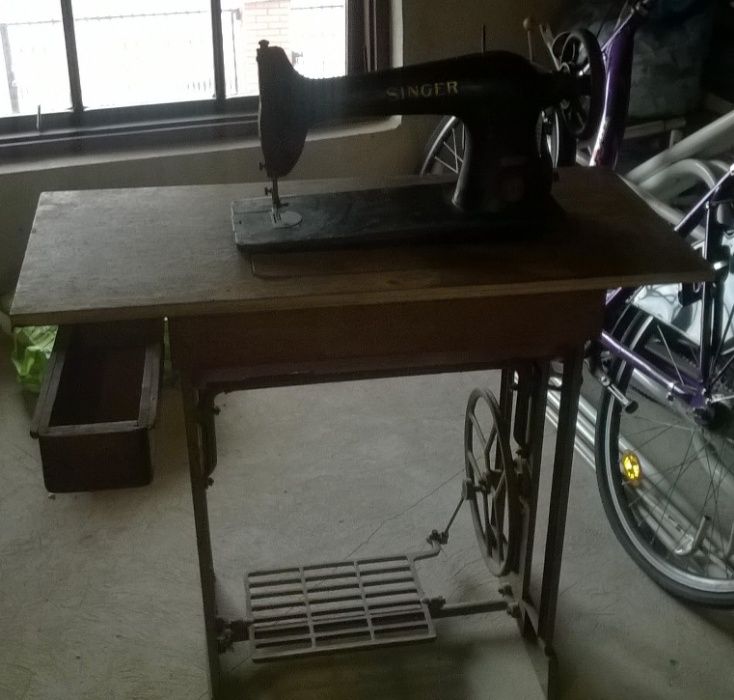 Maszyna do szycia Singer + stolik