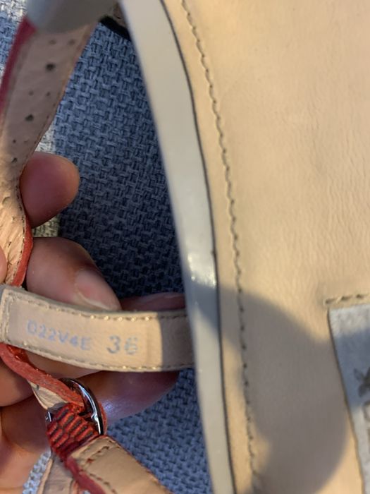 Sandálias . Marca Geox