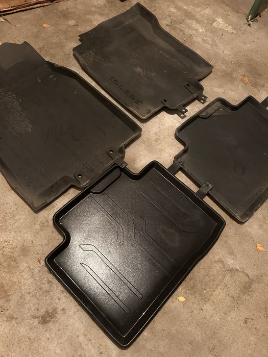 Gumowe dywaniki do renault koleos II 4x komplet jak nowe
