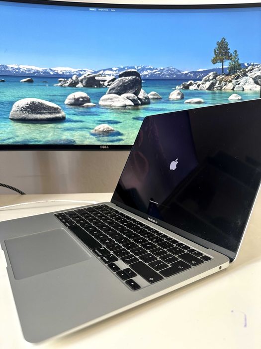 MacBook Air M1 13.3" / 8GB RAM / 256GB SSD
